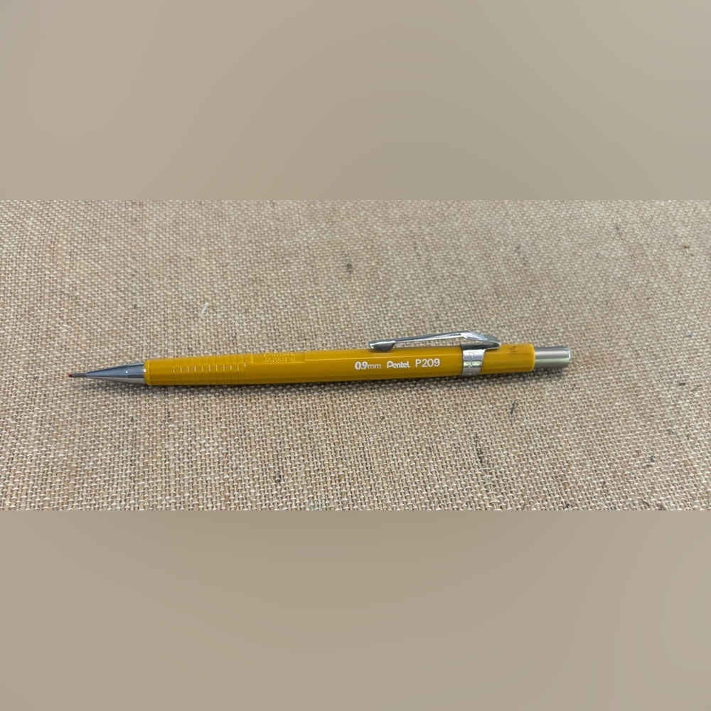 Pentel P209 Sharp Automatic Mechanical Drafting Pencil Yellow 0.9 mm Japan